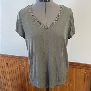 Jennifer Lopez Green Embellished Short Sleeve V-Neck Tee Size L